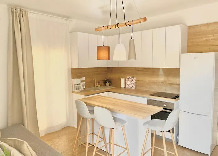 Mamma Mia Apartments-city Center * Hvar Town