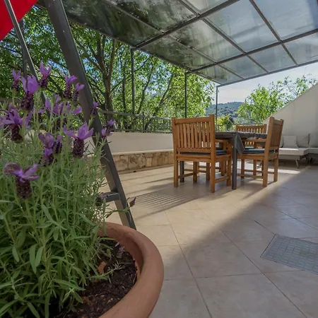 Mamma Mia Apartments-city Center Apartment Hvar Town