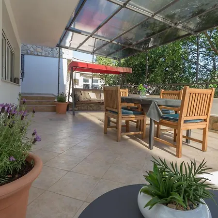 Mamma Mia Apartments-city Center * Χβαρ