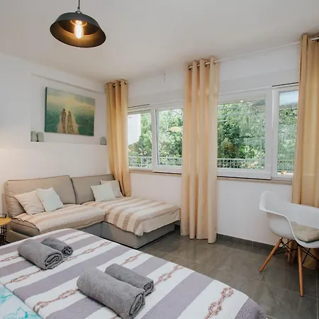 Mamma Mia Apartments-city Center * Хвар