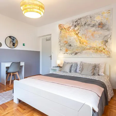 Mamma Mia Apartments-city Center