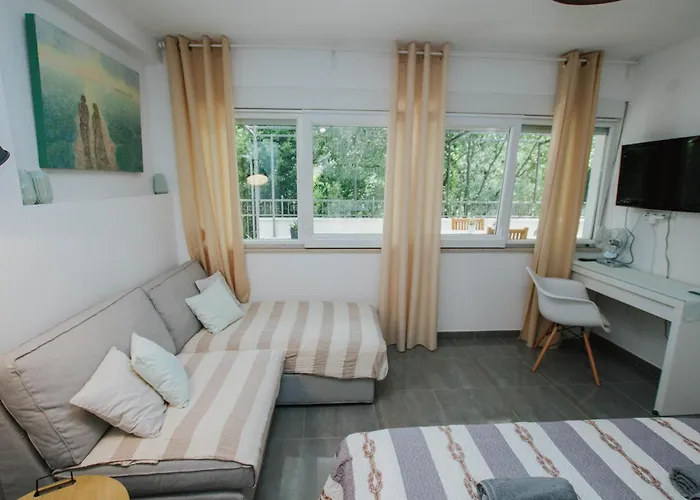 Mamma Mia Apartments-city Center * Хвар