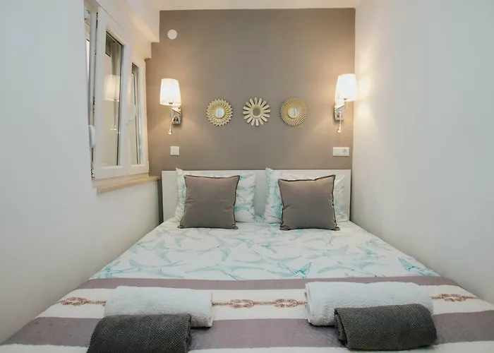 Mamma Mia Apartments-city Center * Хвар