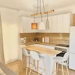 Mamma Mia Apartments-city Center * חוואר