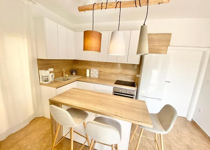 Mamma Mia Apartments-city Center Apartment Hvar Town