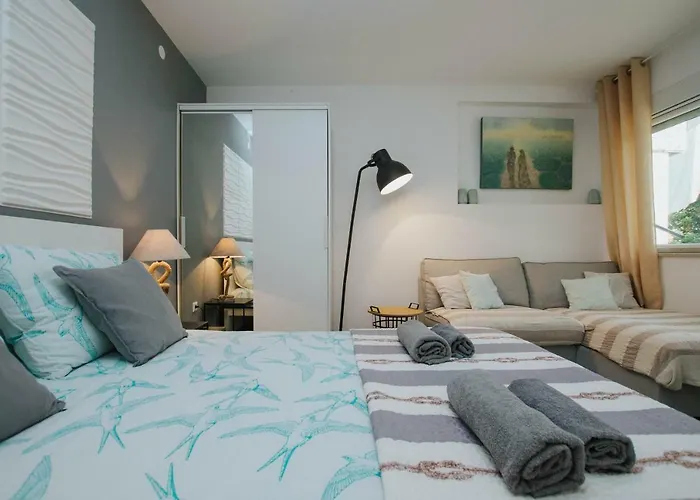 Mamma Mia Apartments-city Center Apartment